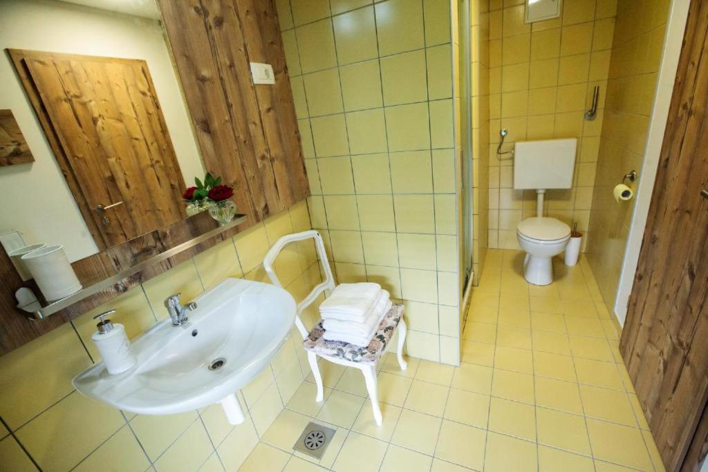 Hisa Poljana Rooms Prevalje Esterno foto