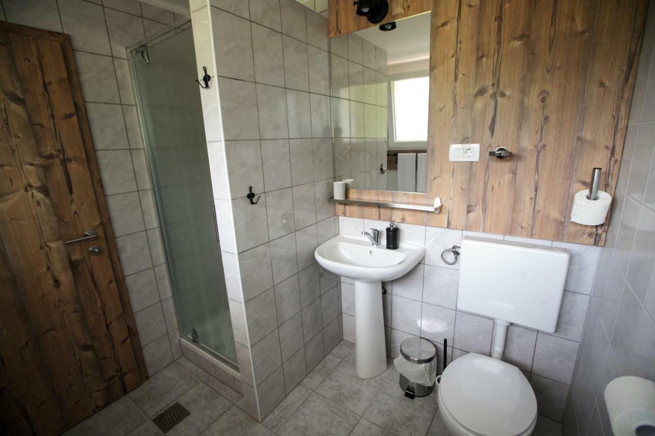 Hisa Poljana Rooms Prevalje Esterno foto